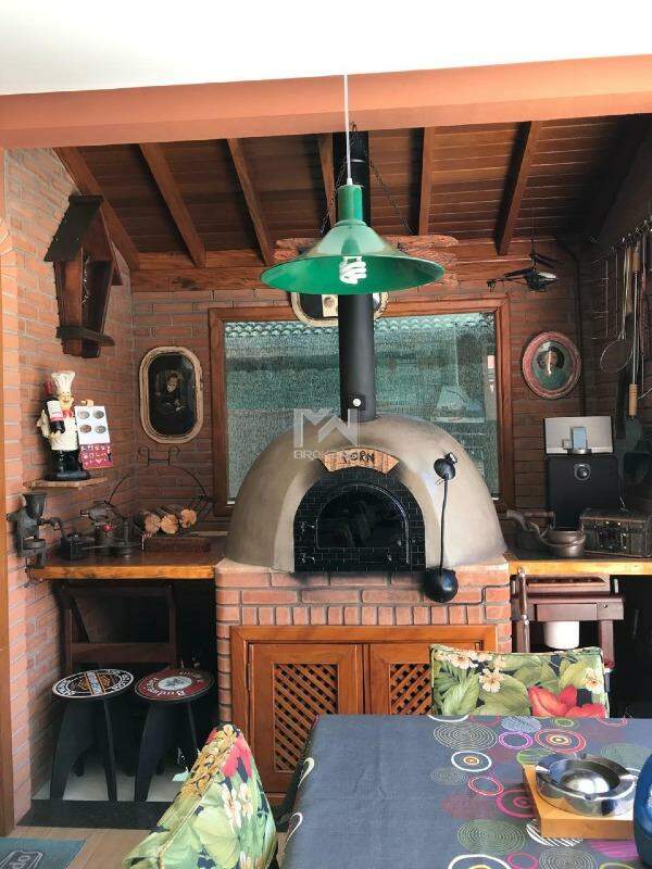 Casa em Condomínio à venda no Pinheirinho: área gourmet