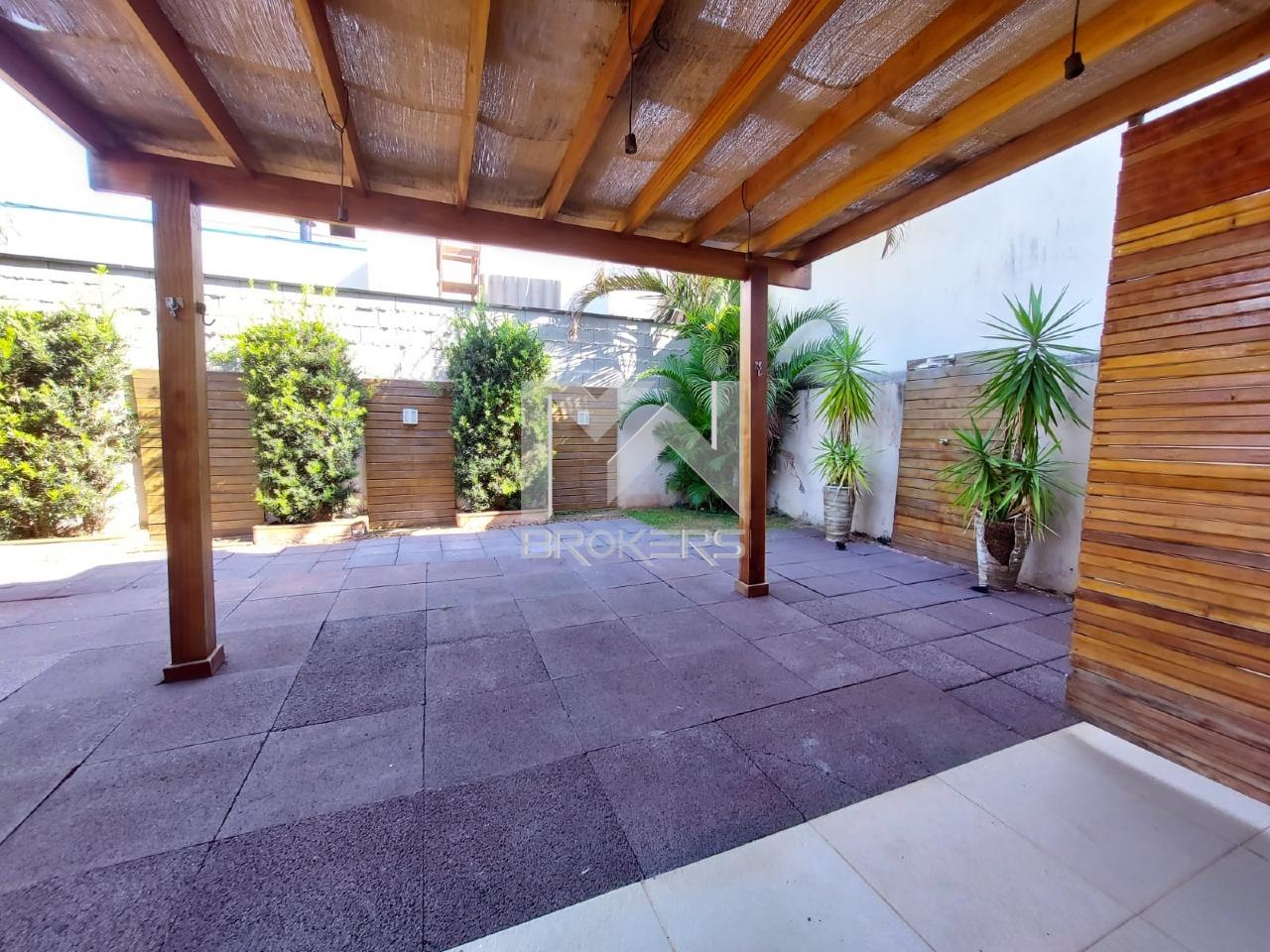 Casa em Condomínio para aluguel no Condomínio Villagio di Napoli: quintal