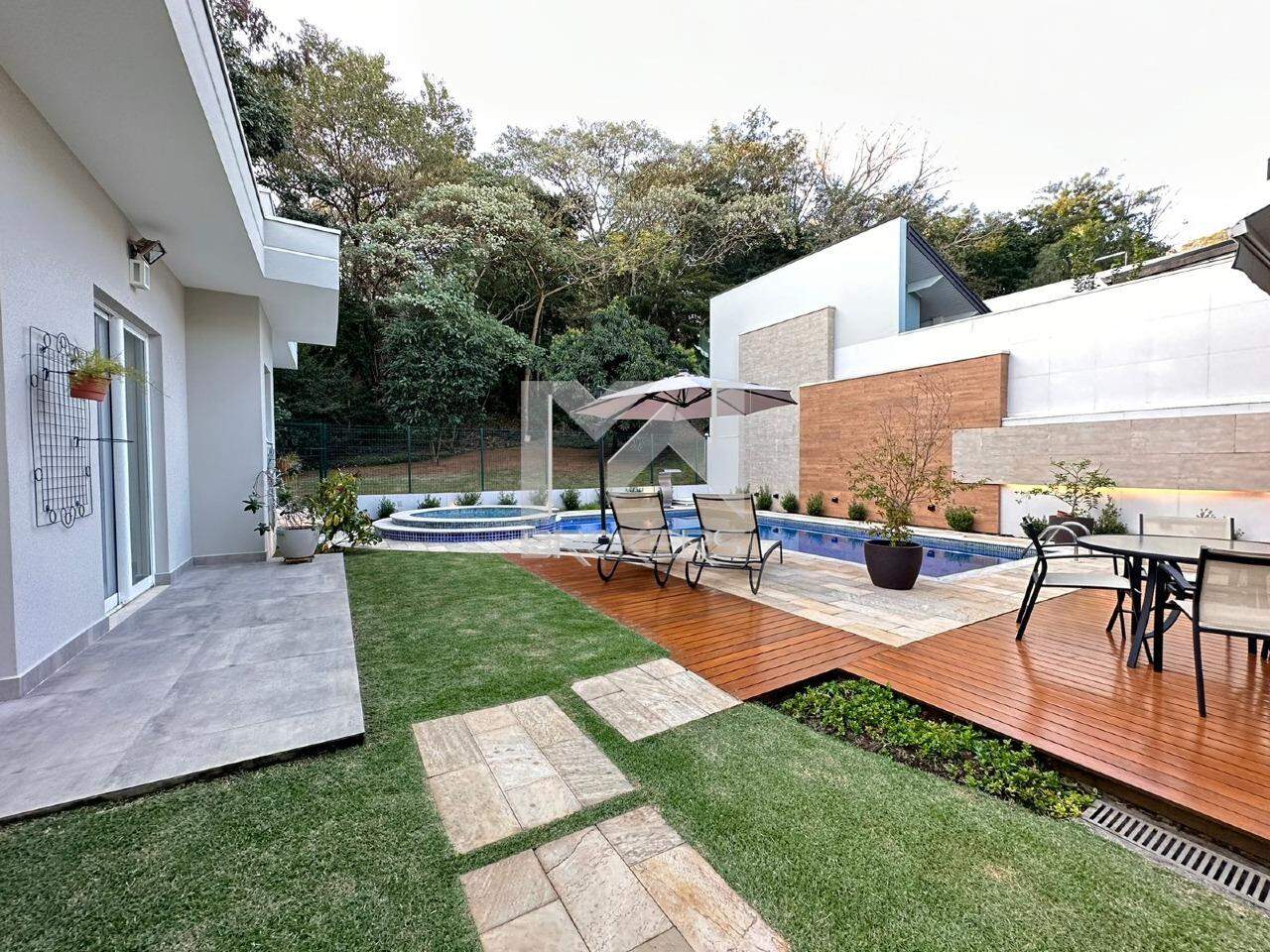 Casa em Condomínio à venda no Condomínio Terras de Vinhedo: quintal