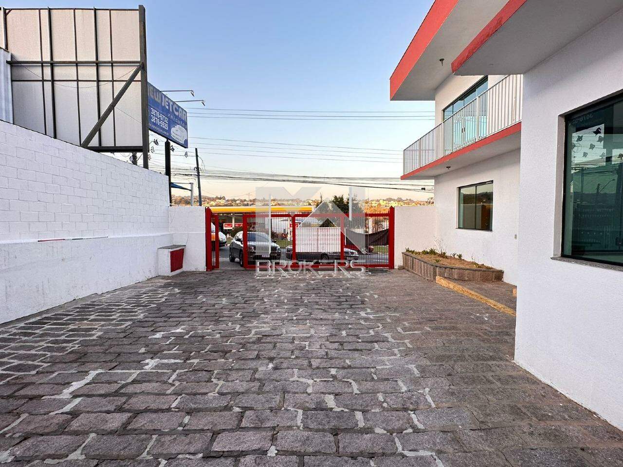 Galpão para aluguel no Nova Vinhedo: estacionamento