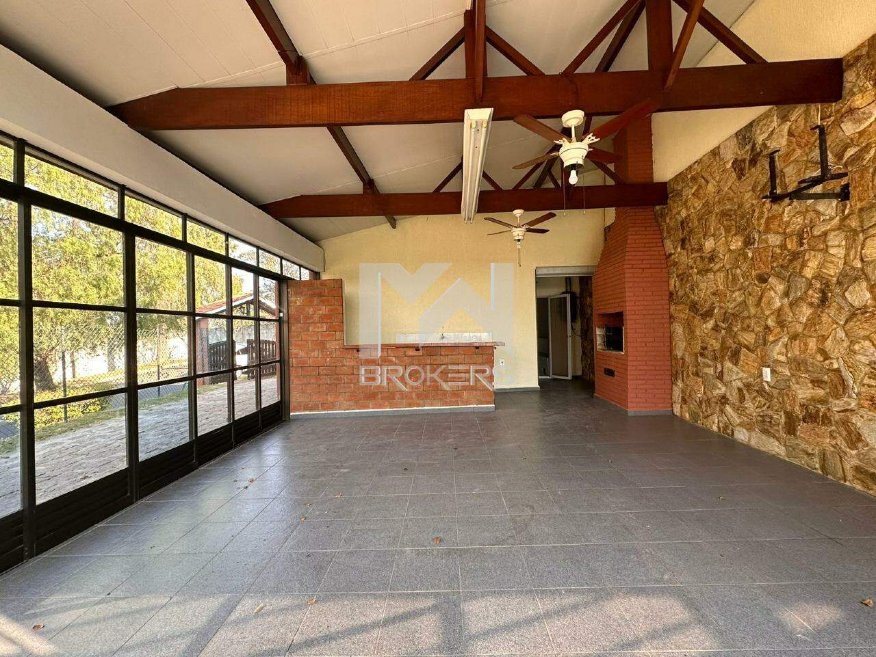 Casa em Condomínio à venda no Condomínio Marambaia: edícula