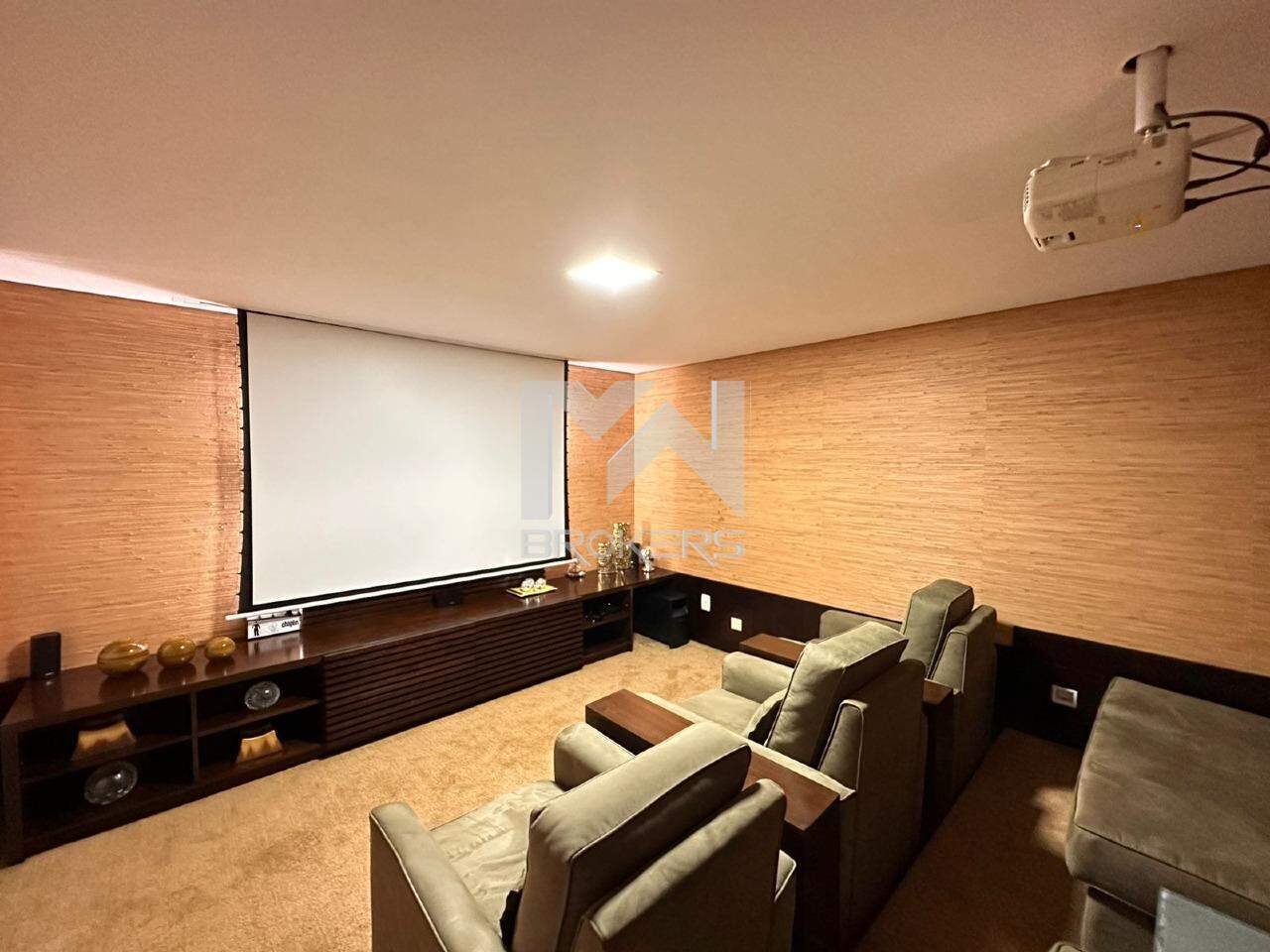 Casa em Condomínio à venda no Village Sans Souci: sala de cinema