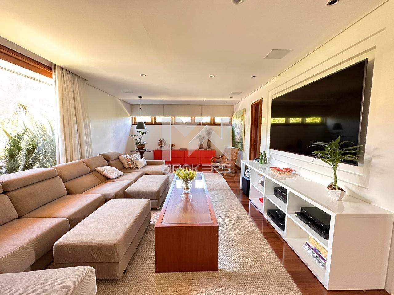 Casa em Condomínio à venda no Condomínio Fazenda da Grama: sala de TV