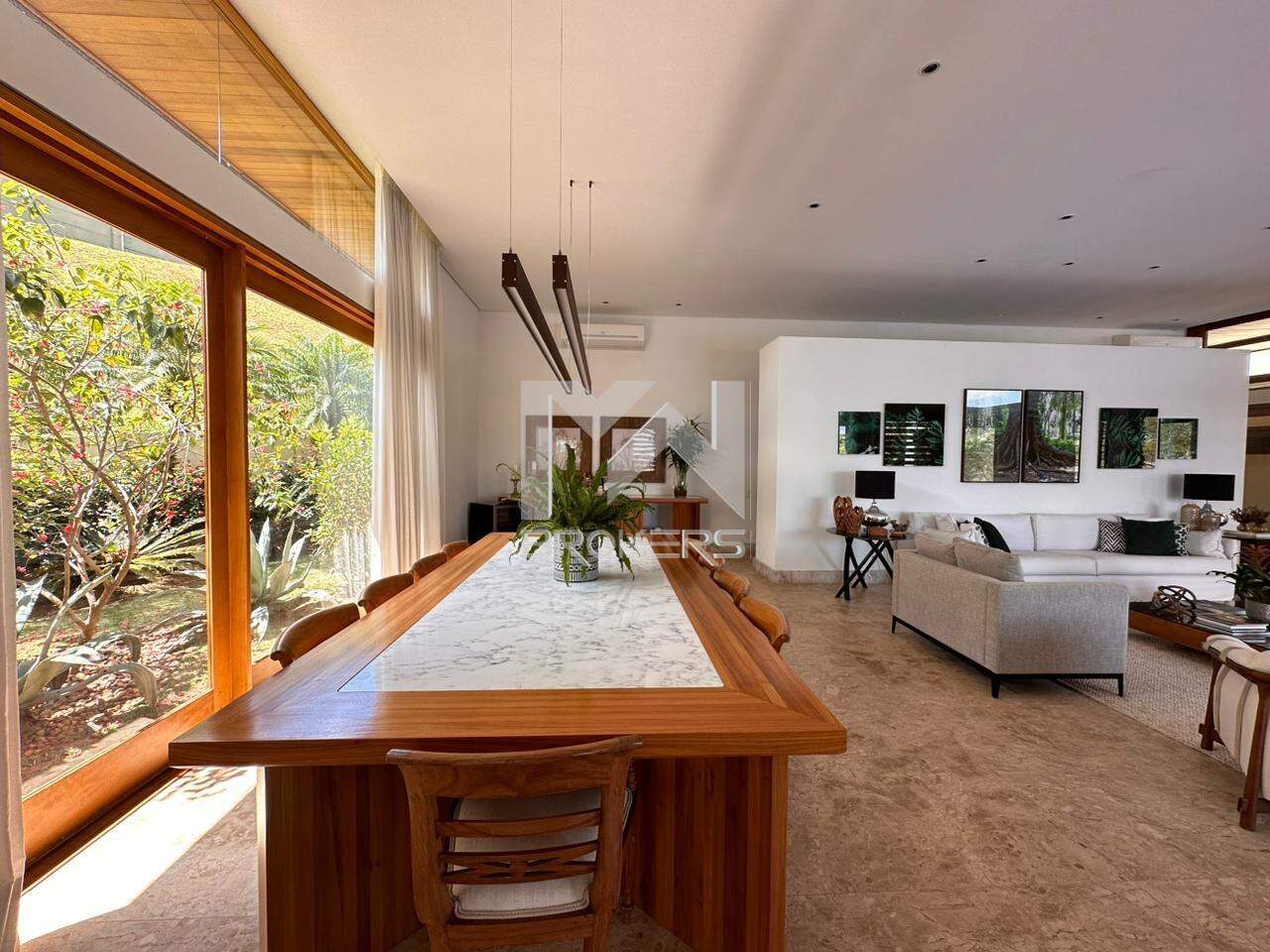 Casa em Condomínio à venda no Condomínio Fazenda da Grama: sala de refeições