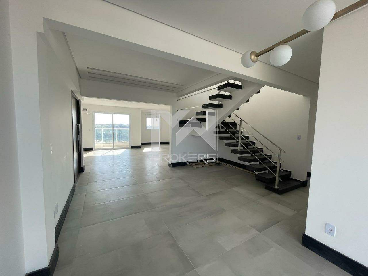 Apartamento Duplex à venda no Jardim Santo Antônio: sala de esatr