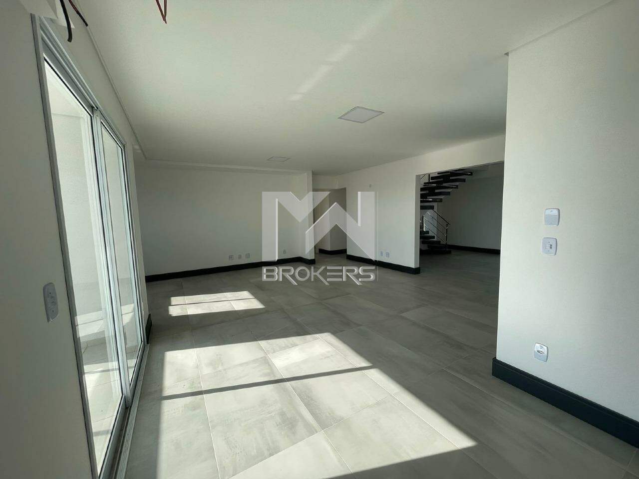 Apartamento Duplex à venda no Jardim Santo Antônio: sala de estar