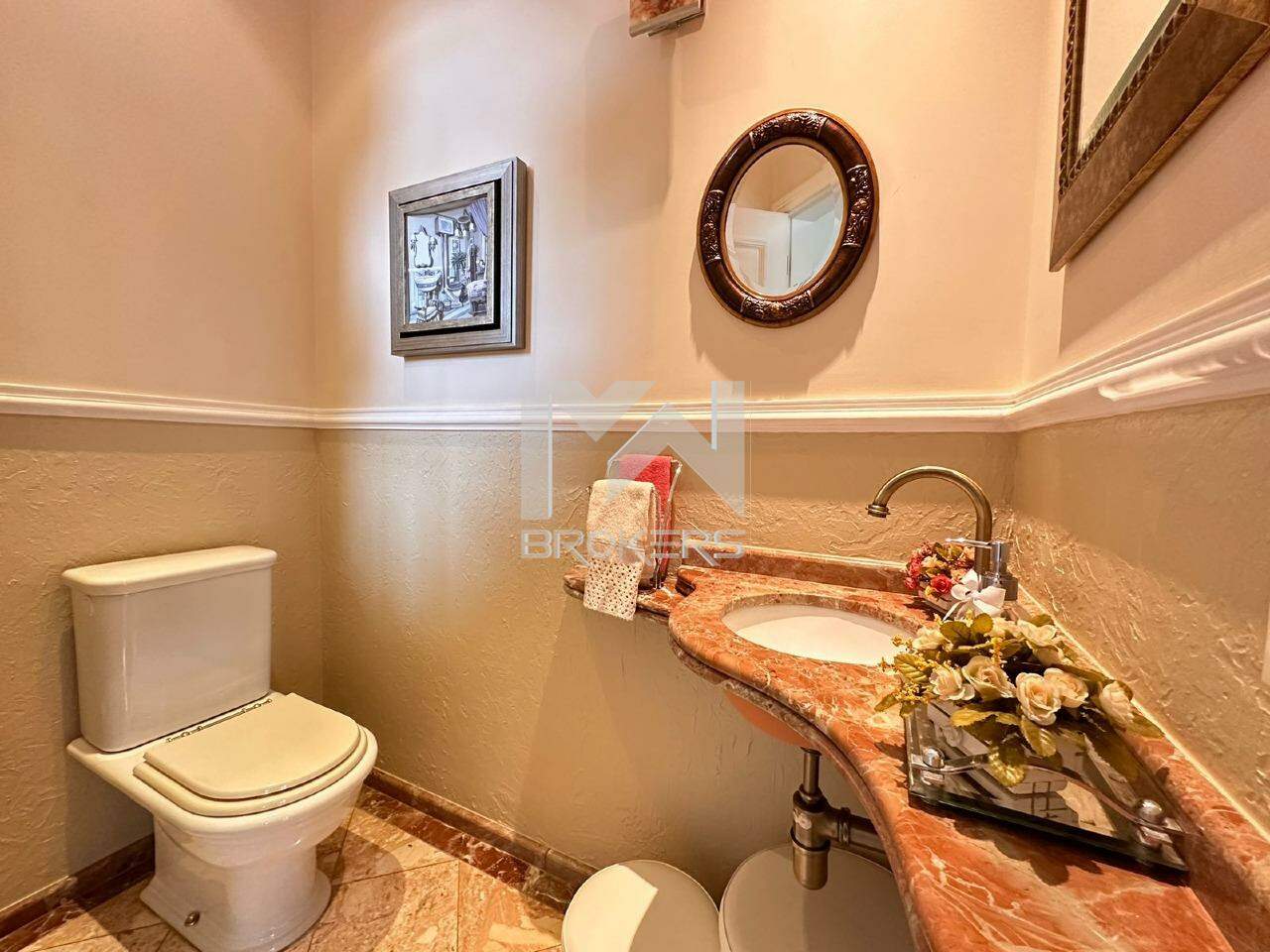 Casa em Condomínio à venda no Condomínio São Joaquim: lavabo