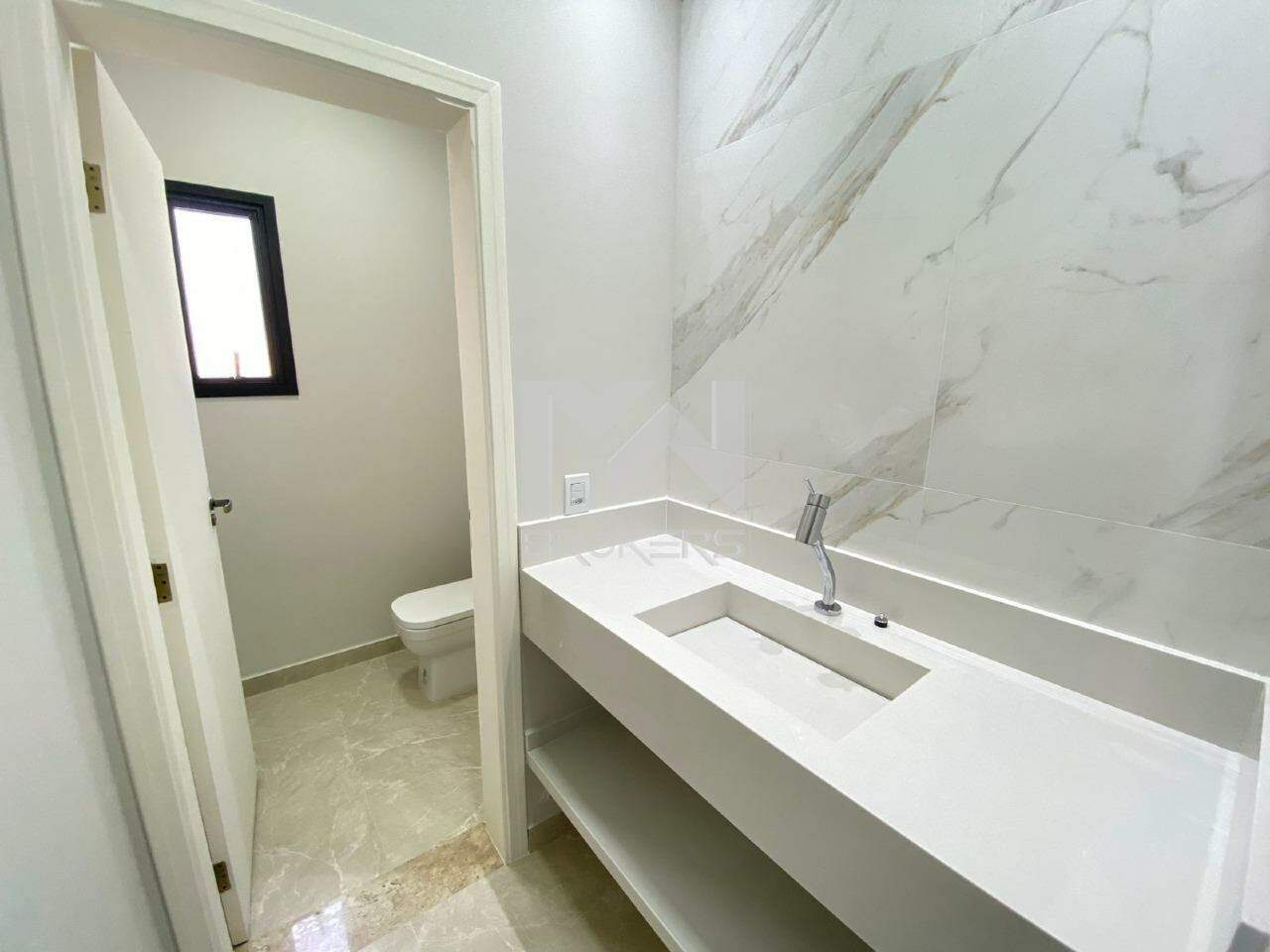 Casa em Condomínio à venda no Condomínio Santa Isabel: lavabo