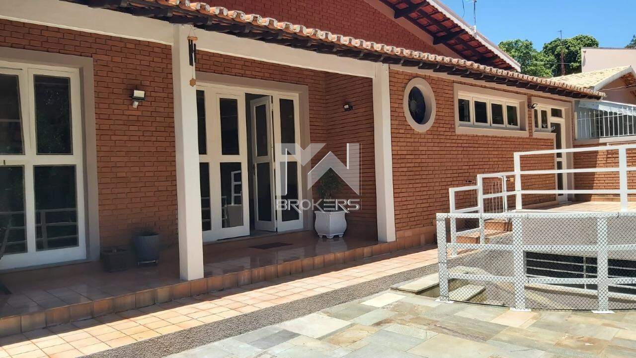 Casa à venda no Jardim Celani: fachada