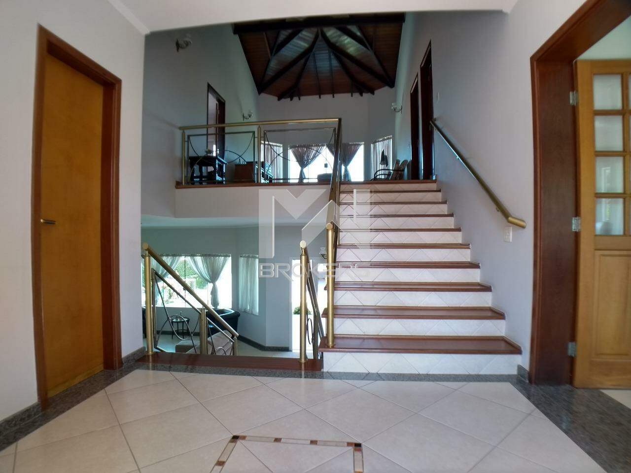 Casa em Condomínio à venda no Santa Cândida: hall de acesso 