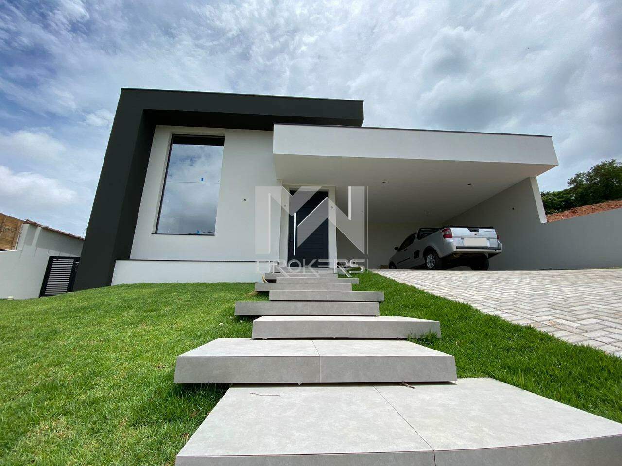 Casa em Condomínio à venda no Condomínio Santa Isabel: fachada