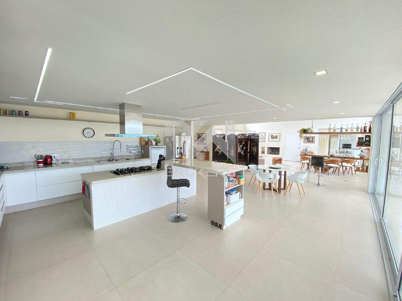 Casa em Condomínio à venda no Caixa D´água: salas - varanda - cozinha