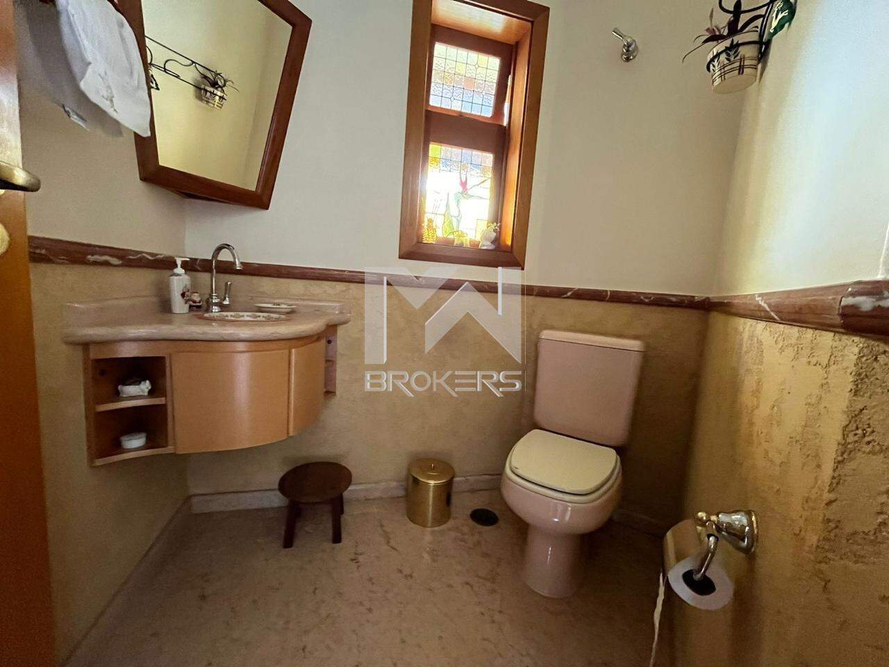 Casa em Condomínio à venda no Condomínio São Joaquim: lavabo