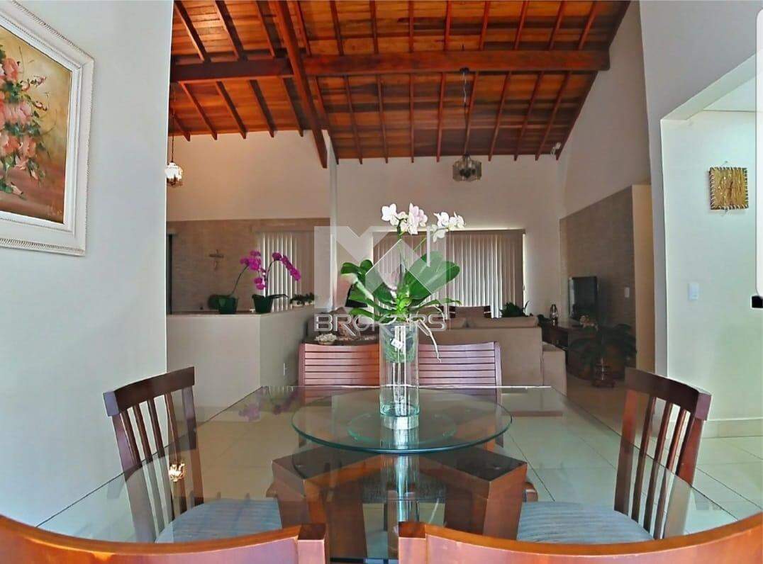 Casa em Condomínio à venda no Condomínio Marambaia: salas