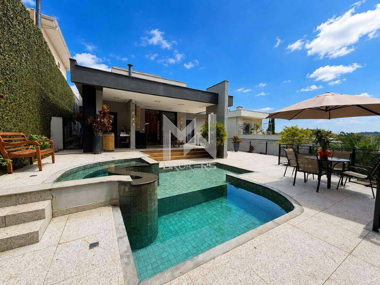 Casa em Condomínio à venda no Condomínio Terras de Vinhedo: Área externa