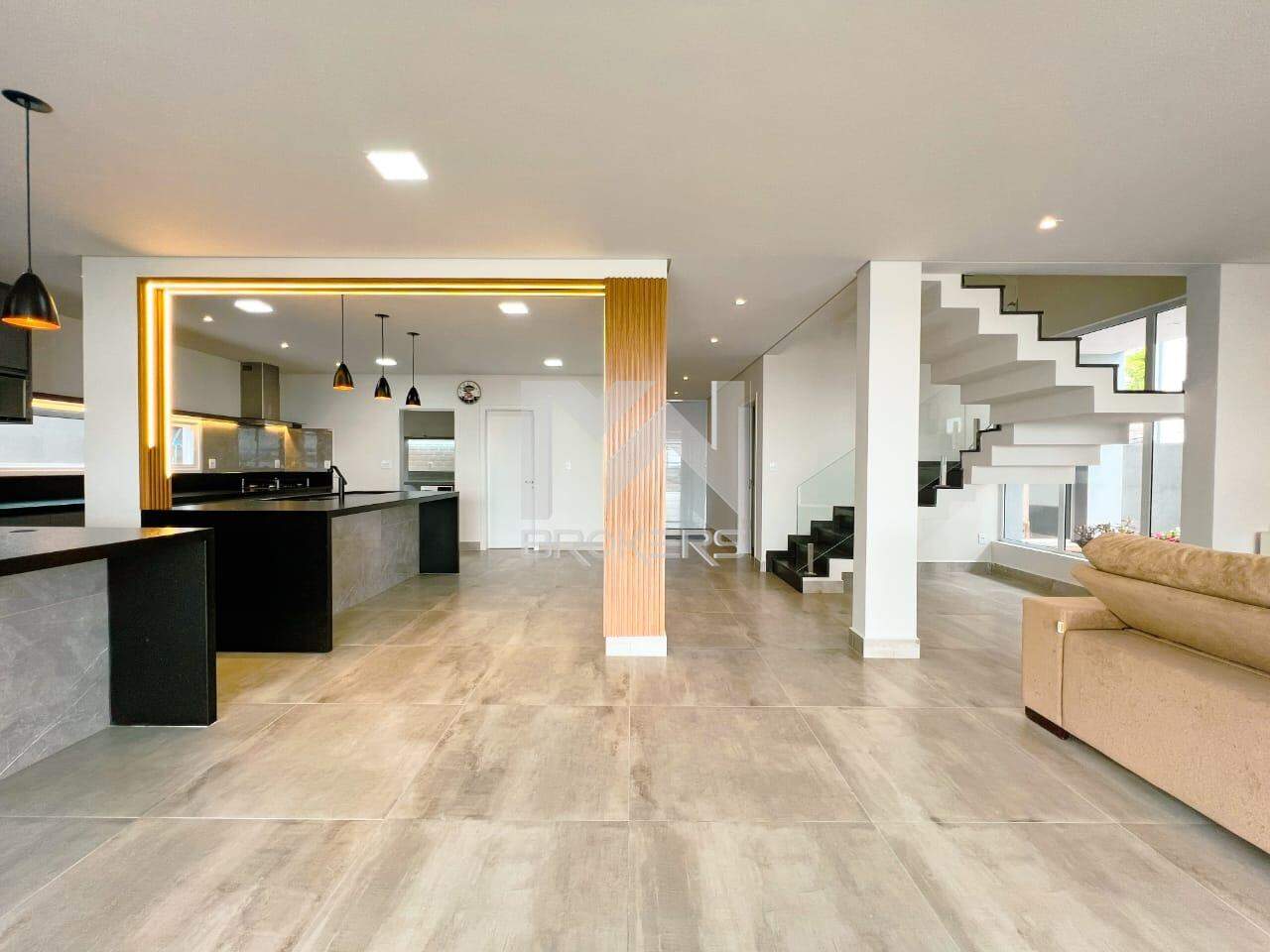 Casa em Condomínio à venda no Pinheirinho: salas