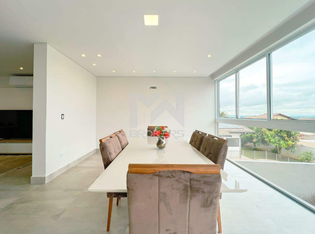 Casa em Condomínio à venda no Pinheirinho: sala de refeições