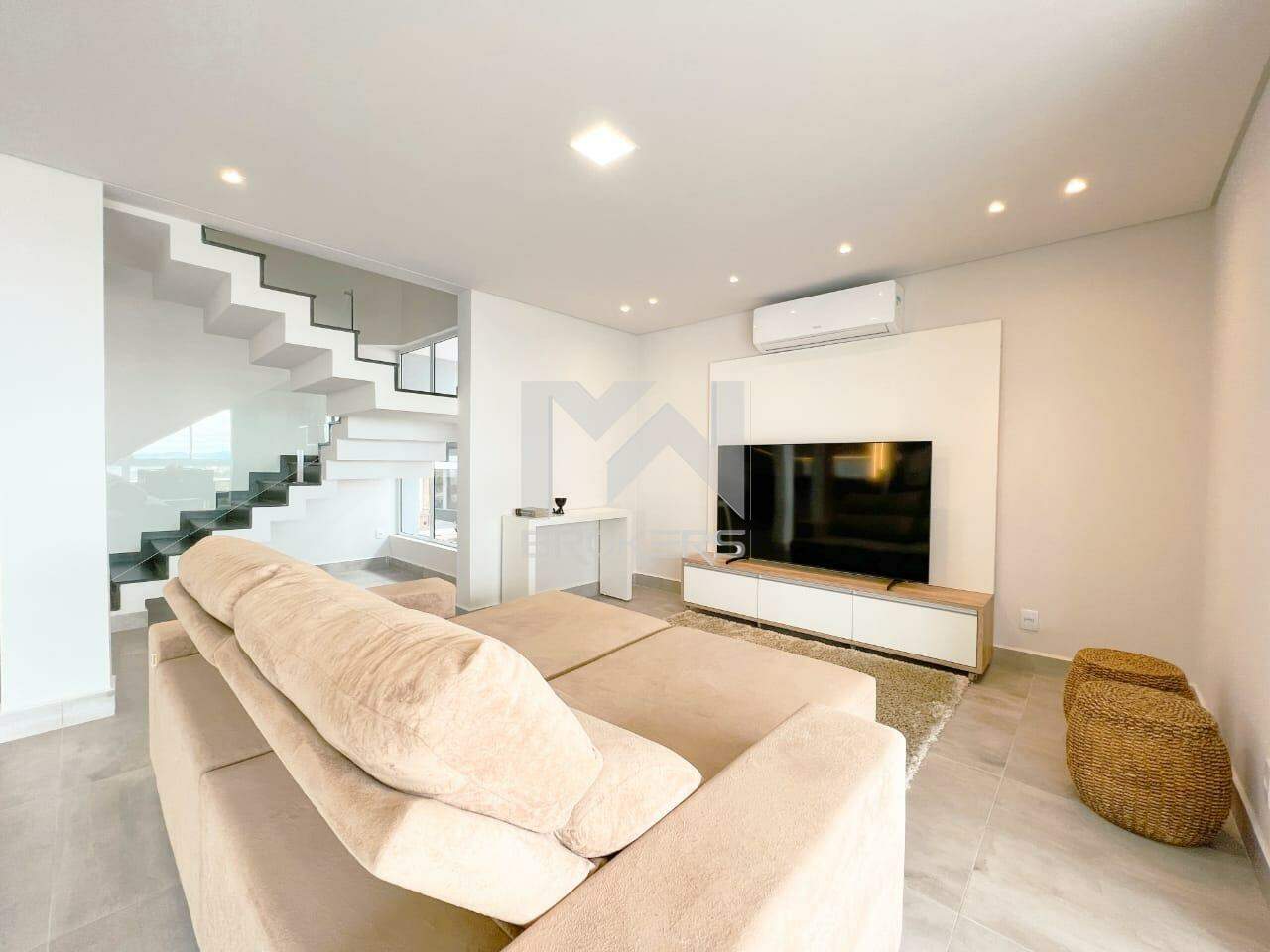 Casa em Condomínio à venda no Pinheirinho: sala de estar