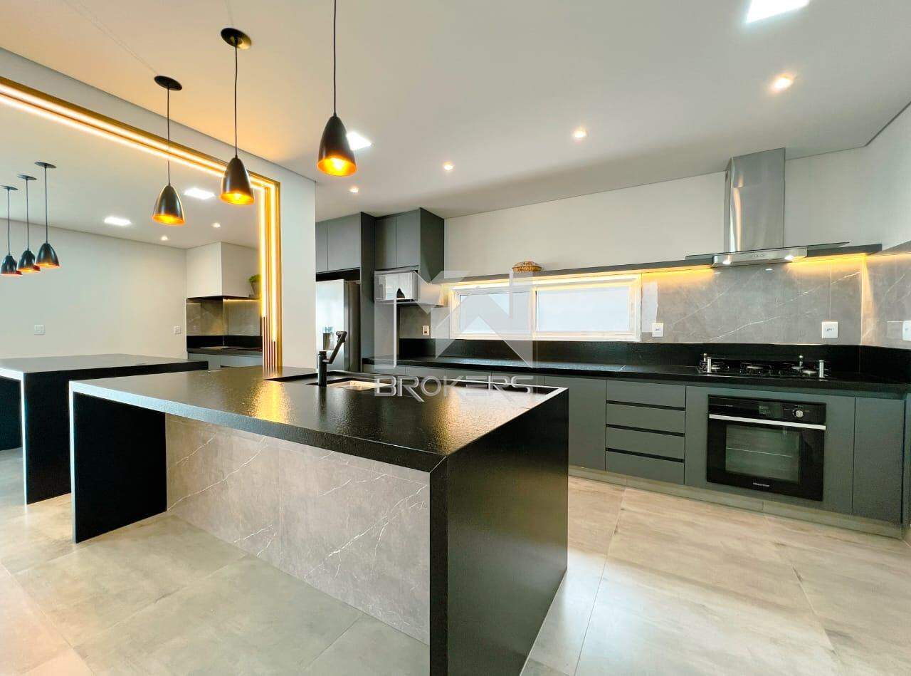 Casa em Condomínio à venda no Pinheirinho: cozinha