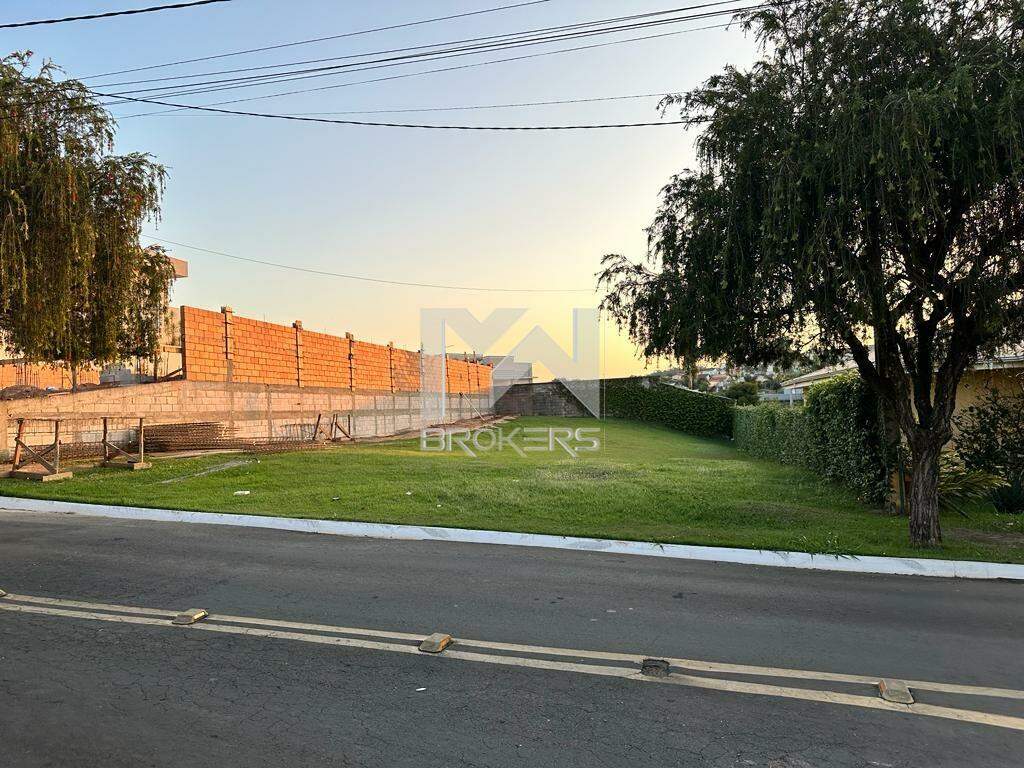 Terreno à venda no Condomínio Terras de Vinhedo: Testada