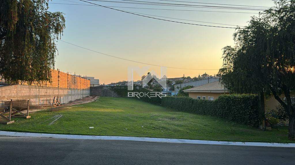 Terreno à venda no Condomínio Terras de Vinhedo: Testada Principal