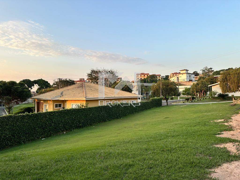Terreno à venda no Condomínio Terras de Vinhedo: Lateral