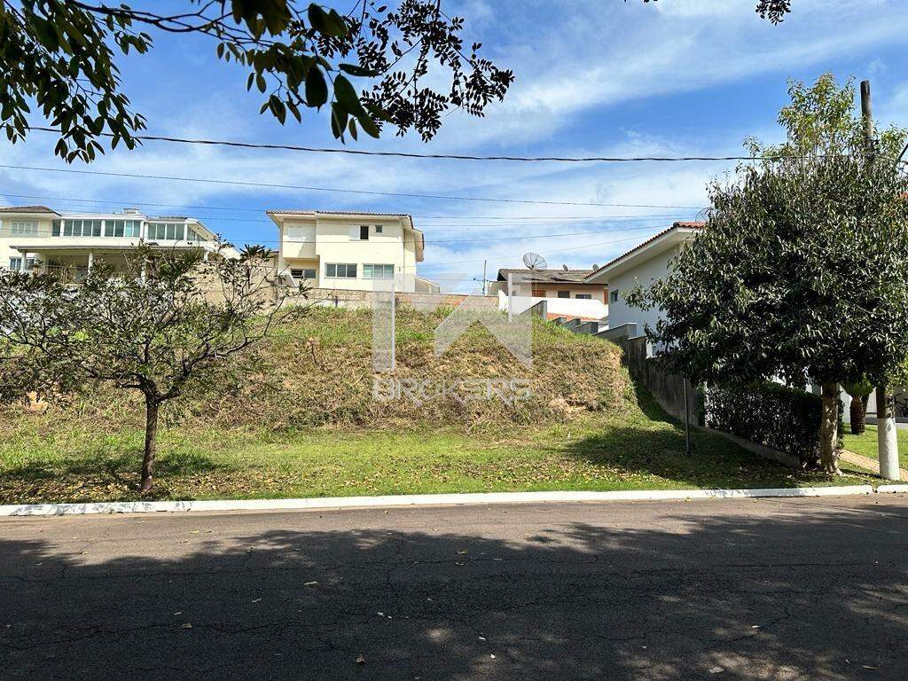 Terreno à venda no Condominio Villaggio Capriccio: Frente