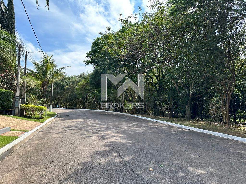 Terreno à venda no Condominio Villaggio Capriccio: Rua área lazer