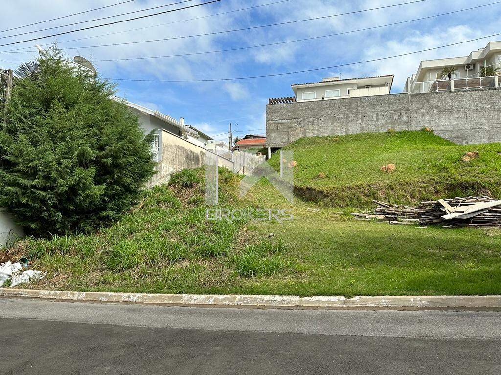 Terreno à venda no Condominio Villaggio Capriccio: Frente