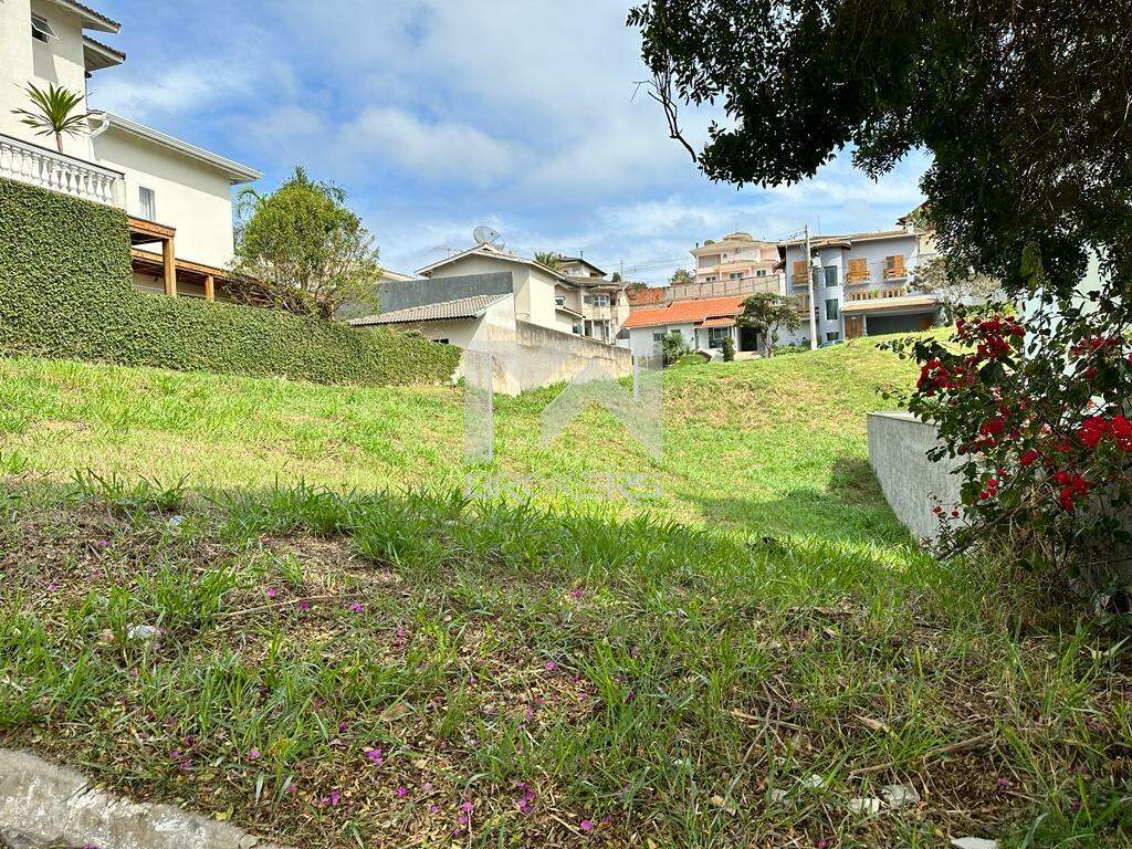 Terreno à venda no Condominio Villaggio Capriccio: Frente