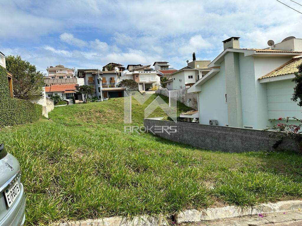 Terreno à venda no Condominio Villaggio Capriccio: Frente