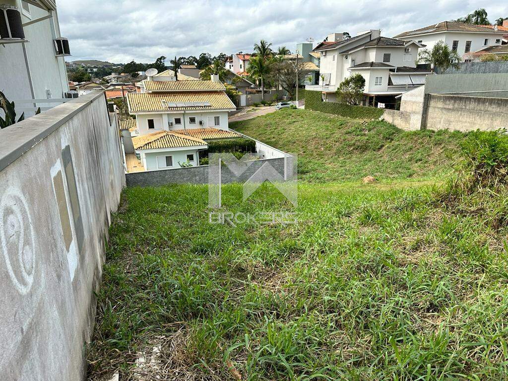 Terreno à venda no Condominio Villaggio Capriccio: Lateral