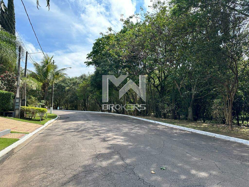 Terreno à venda no Condominio Villaggio Capriccio: Rua área lazer