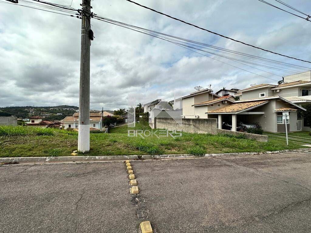 Terreno à venda no Condominio Villaggio Capriccio: Frente