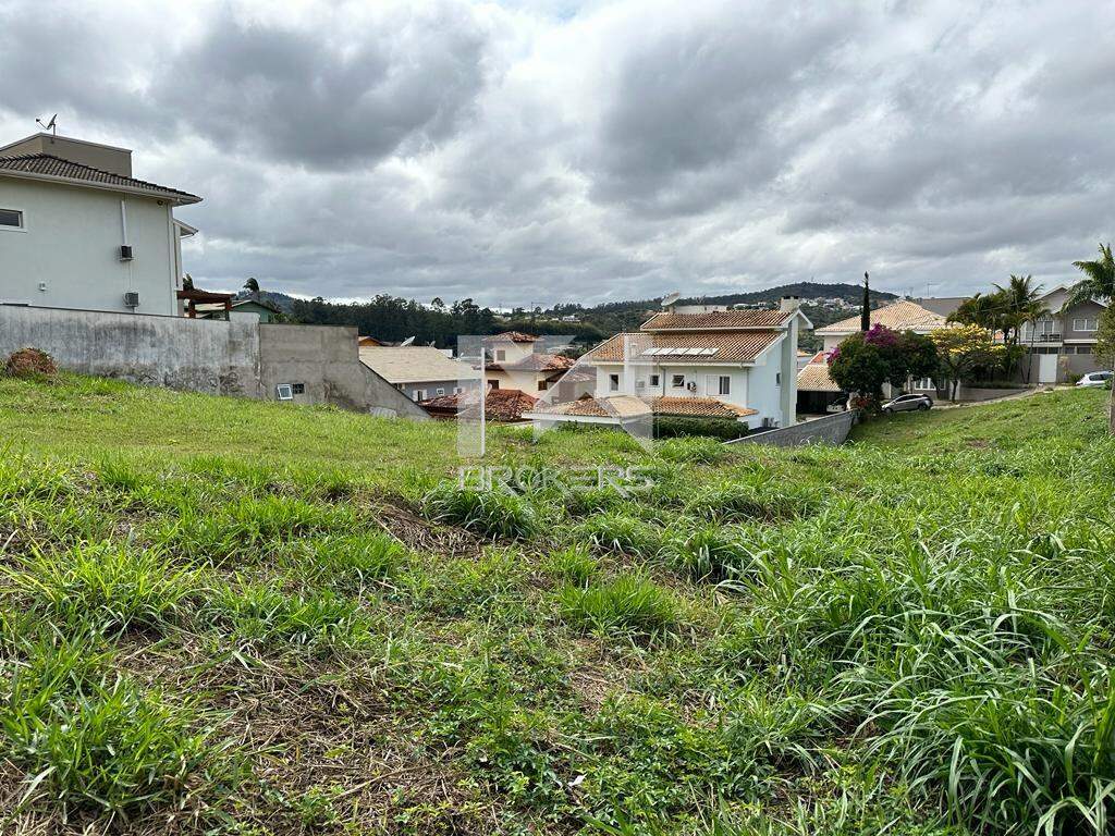 Terreno à venda no Condominio Villaggio Capriccio: Lateral