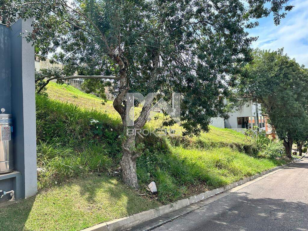 Terreno à venda no Condominio Villaggio Capriccio: Frente