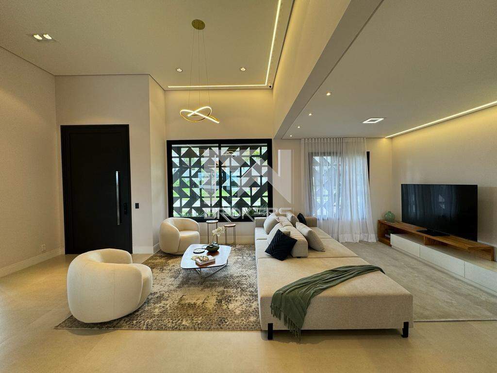 Casa em Condomínio à venda no Condomínio Campo de Toscana: sala de estar
