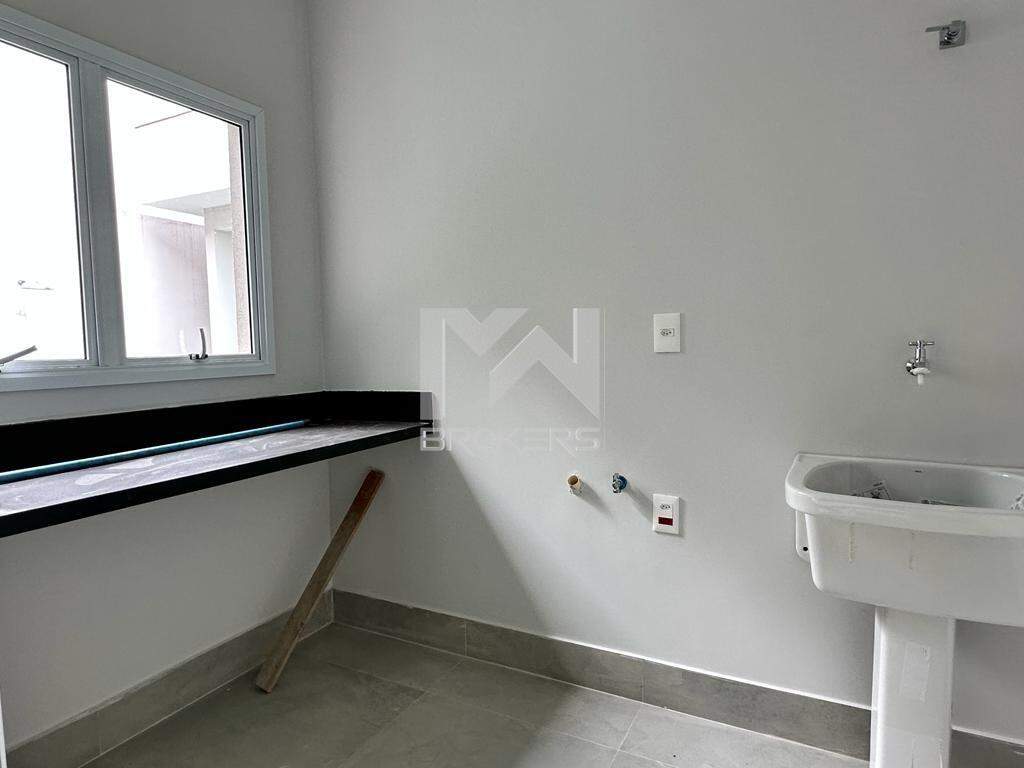 Casa em Condomínio à venda no Fazenda Santana: Lavanderia