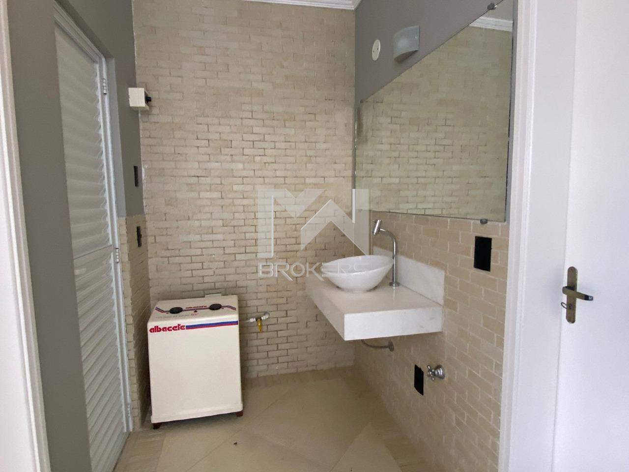 Casa em Condomínio à venda no Condominio Villaggio Capriccio: banheiro externo