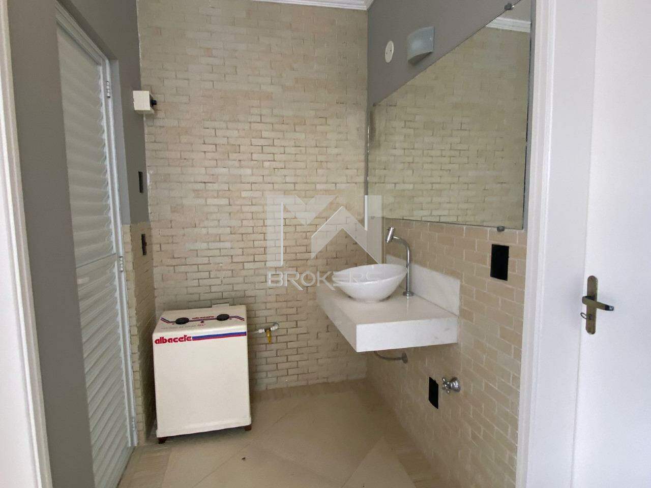 Casa em Condomínio para aluguel no Condominio Villaggio Capriccio: banheiro externo