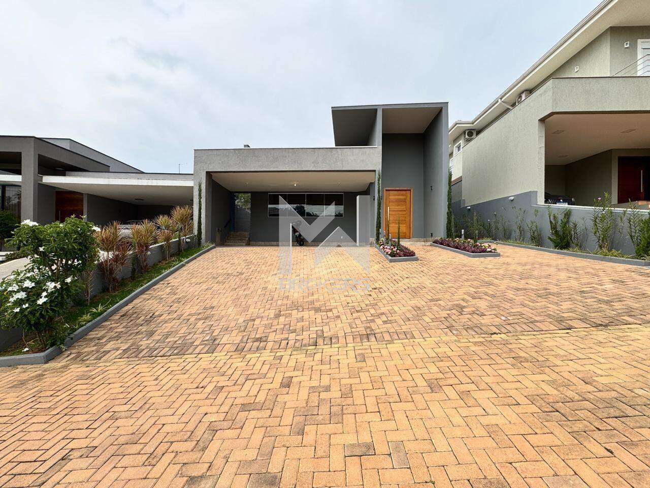 Casa em Condomínio à venda no Condomínio Reserva dos Vinhedos: fachada