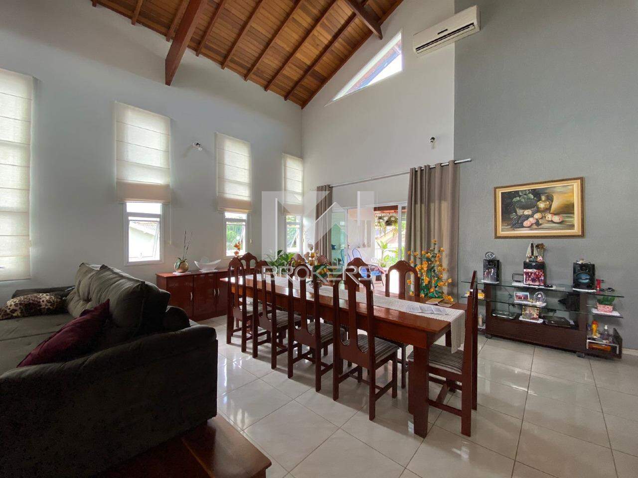 Casa em Condomínio à venda no Condomínio Terras de Vinhedo: salas