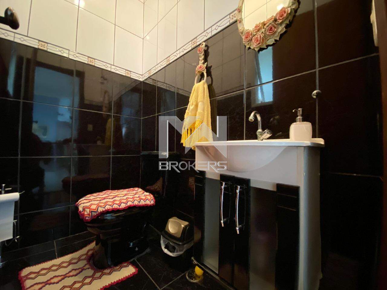 Casa em Condomínio à venda no Condomínio Terras de Vinhedo: lavabo