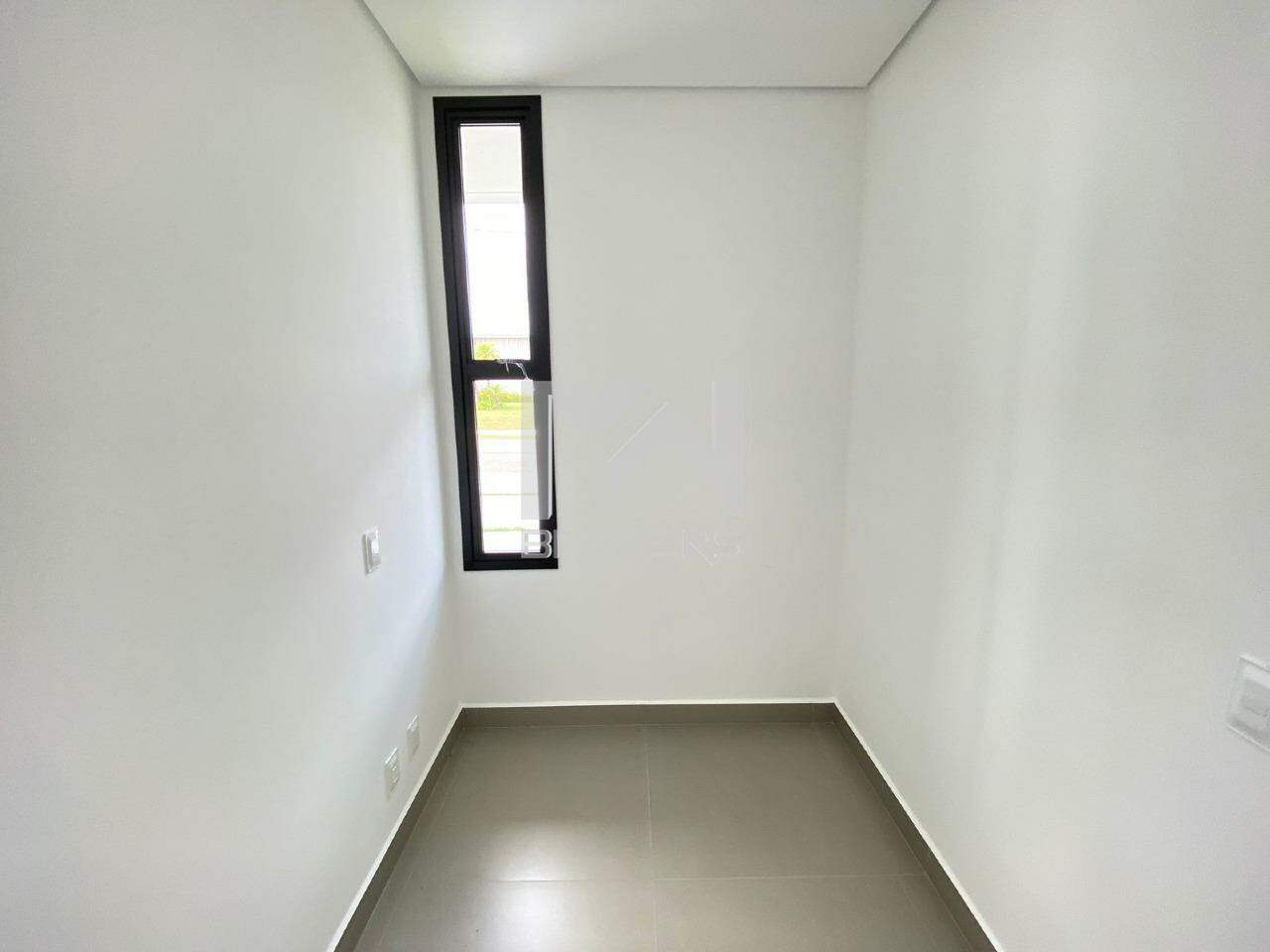 Casa em Condomínio à venda no Condomínio Santa Isabel: Escritório