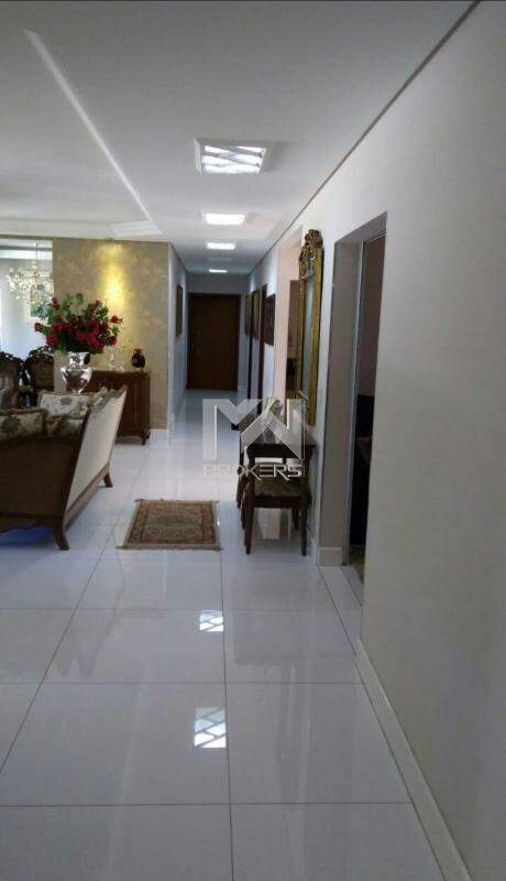 Casa em Condomínio à venda no Condomínio Reserva dos Vinhedos: hall de entrada