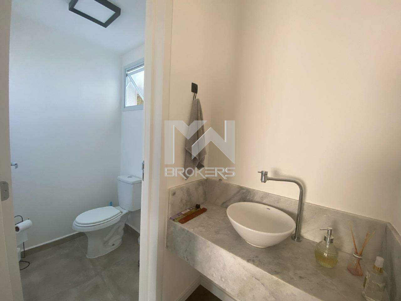 Casa em Condomínio à venda no Bosque: lavabo