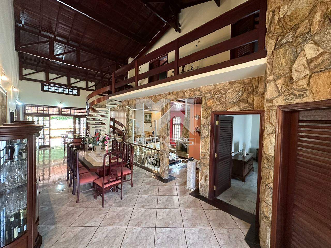 Casa em Condomínio à venda no Condomínio Marambaia: hall de entrada