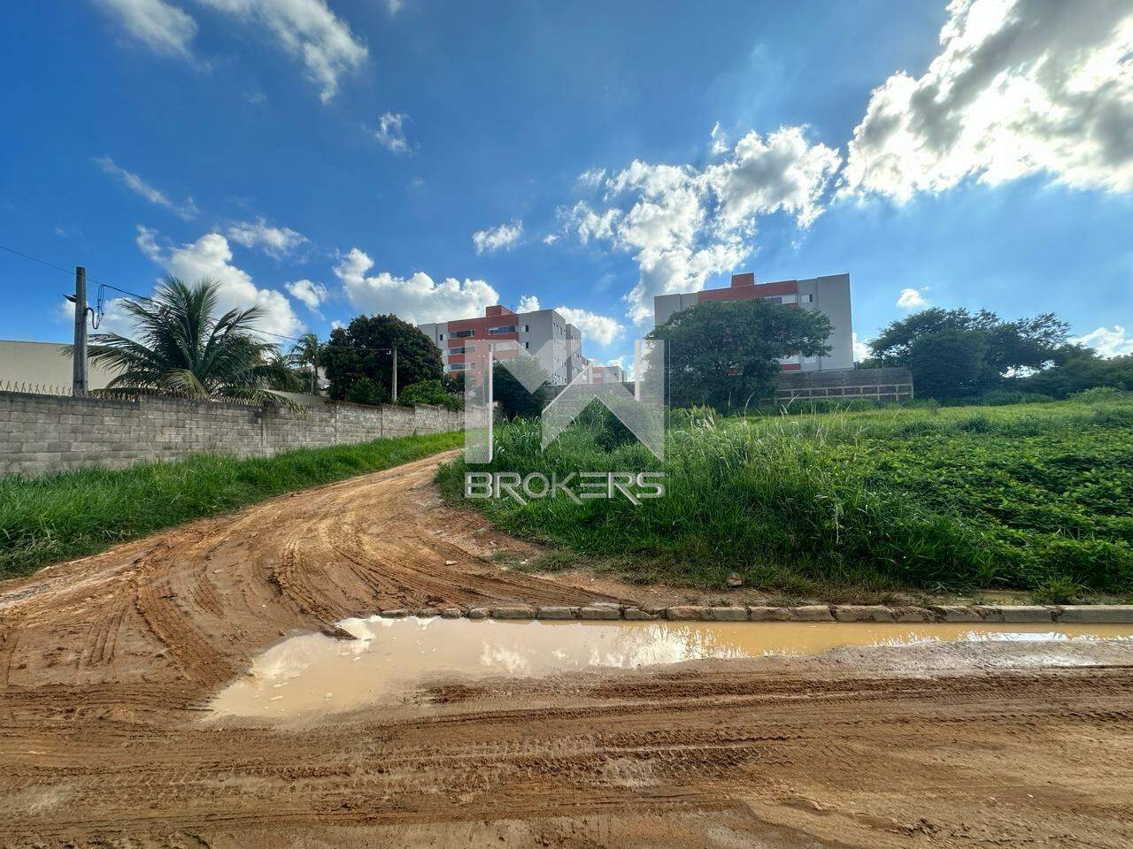 Terreno à venda no Pinheirinho: Terreno 1
