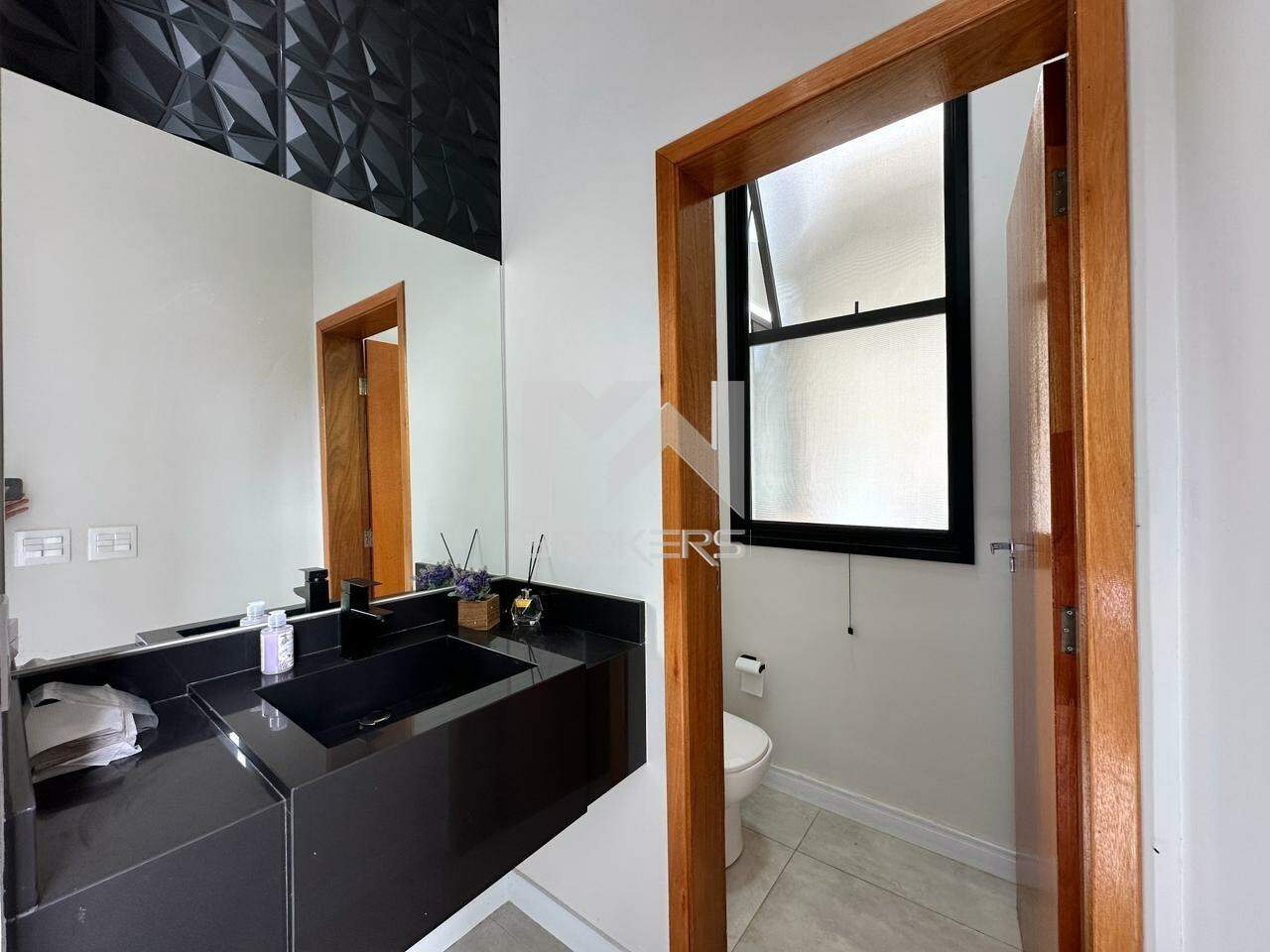 Casa em Condomínio à venda no Terras de Santa Teresa: Lavabo