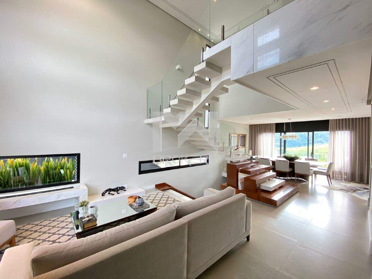 Casa em Condomínio à venda no Condomínio Santa Isabel: sala